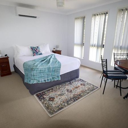 Blk Stays Guest House Deluxe Units Morayfield Екстер'єр фото