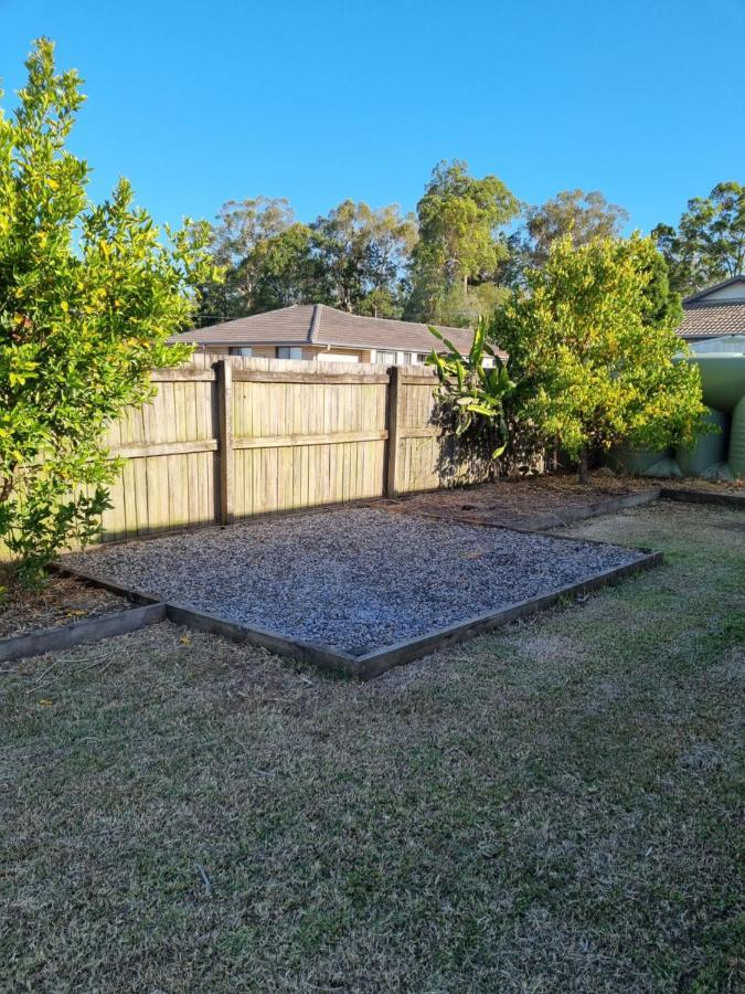 Blk Stays Guest House Deluxe Units Morayfield Екстер'єр фото