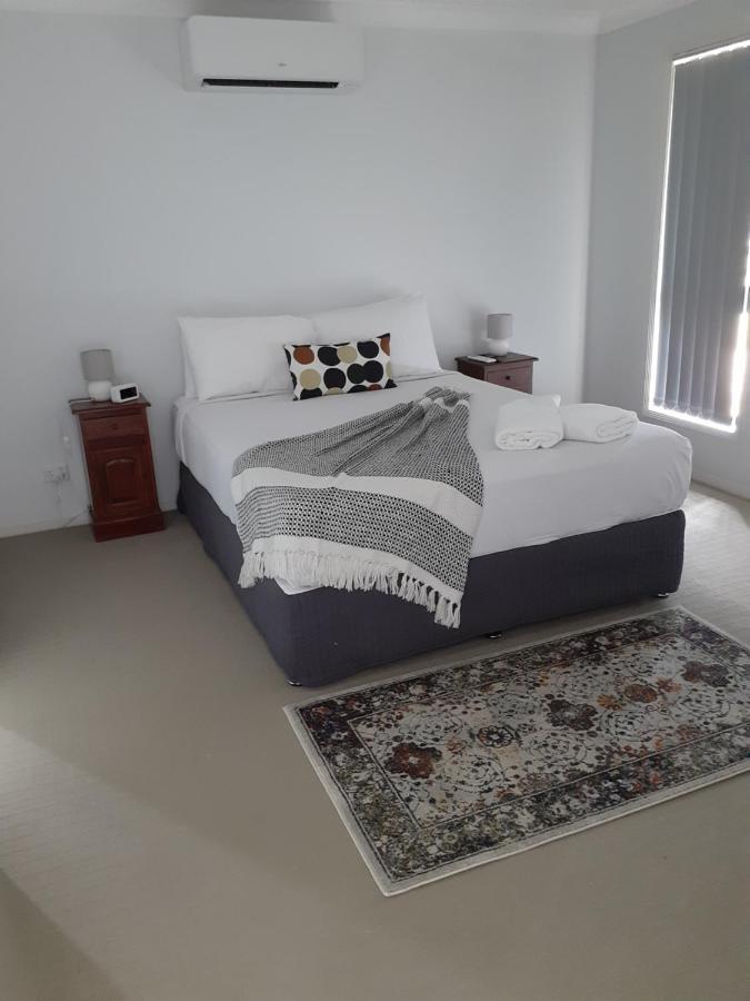 Blk Stays Guest House Deluxe Units Morayfield Екстер'єр фото