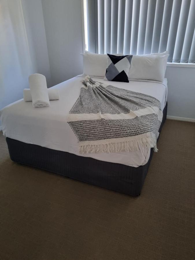 Blk Stays Guest House Deluxe Units Morayfield Екстер'єр фото