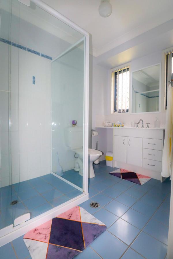 Blk Stays Guest House Deluxe Units Morayfield Екстер'єр фото