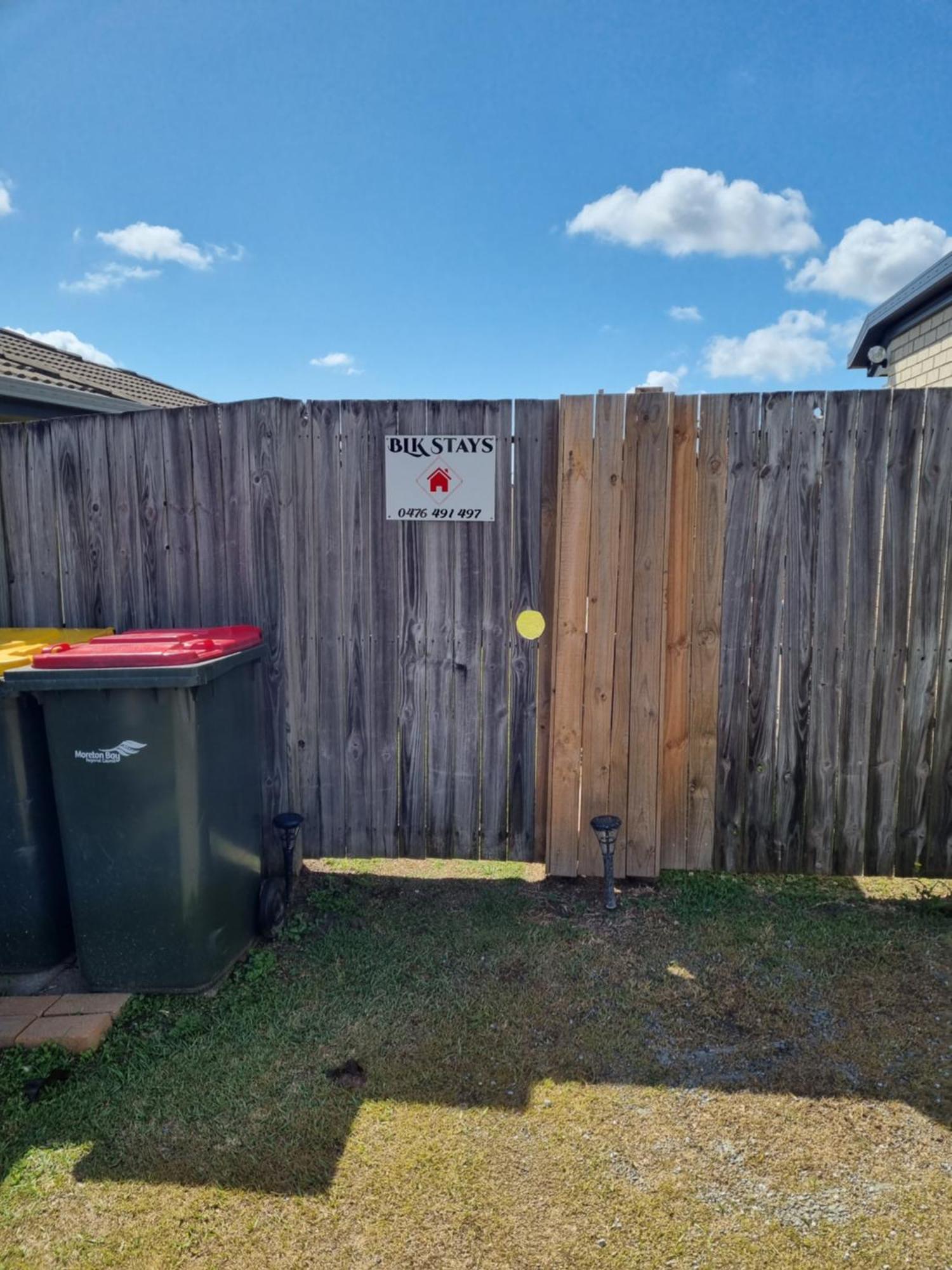 Blk Stays Guest House Deluxe Units Morayfield Екстер'єр фото